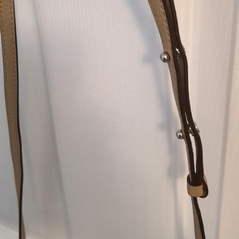 Marc Jacobs Tan Leather Crossbody Bag - Picture 5 of 10
